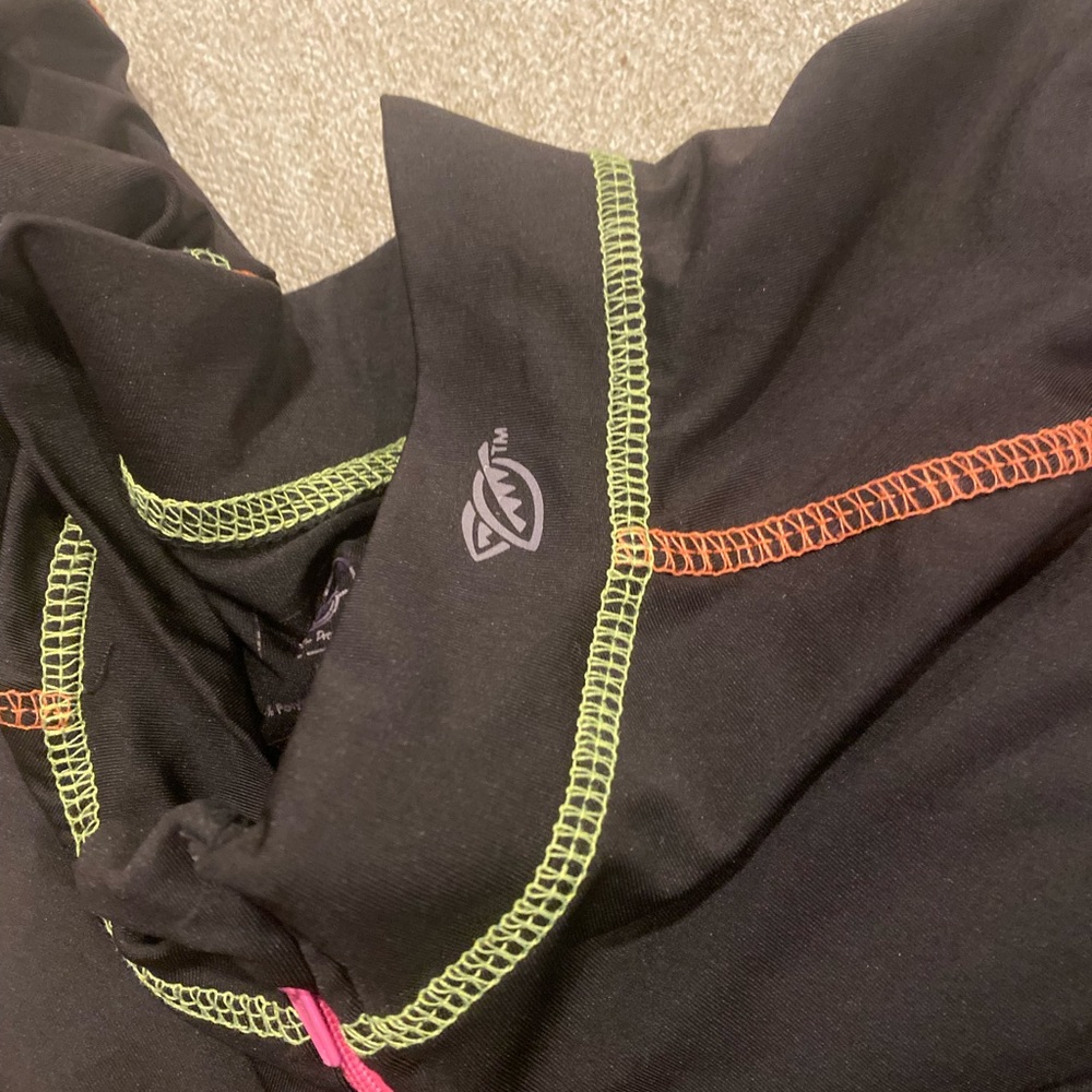 Women’s Rash Guard - Picture 3 of 6